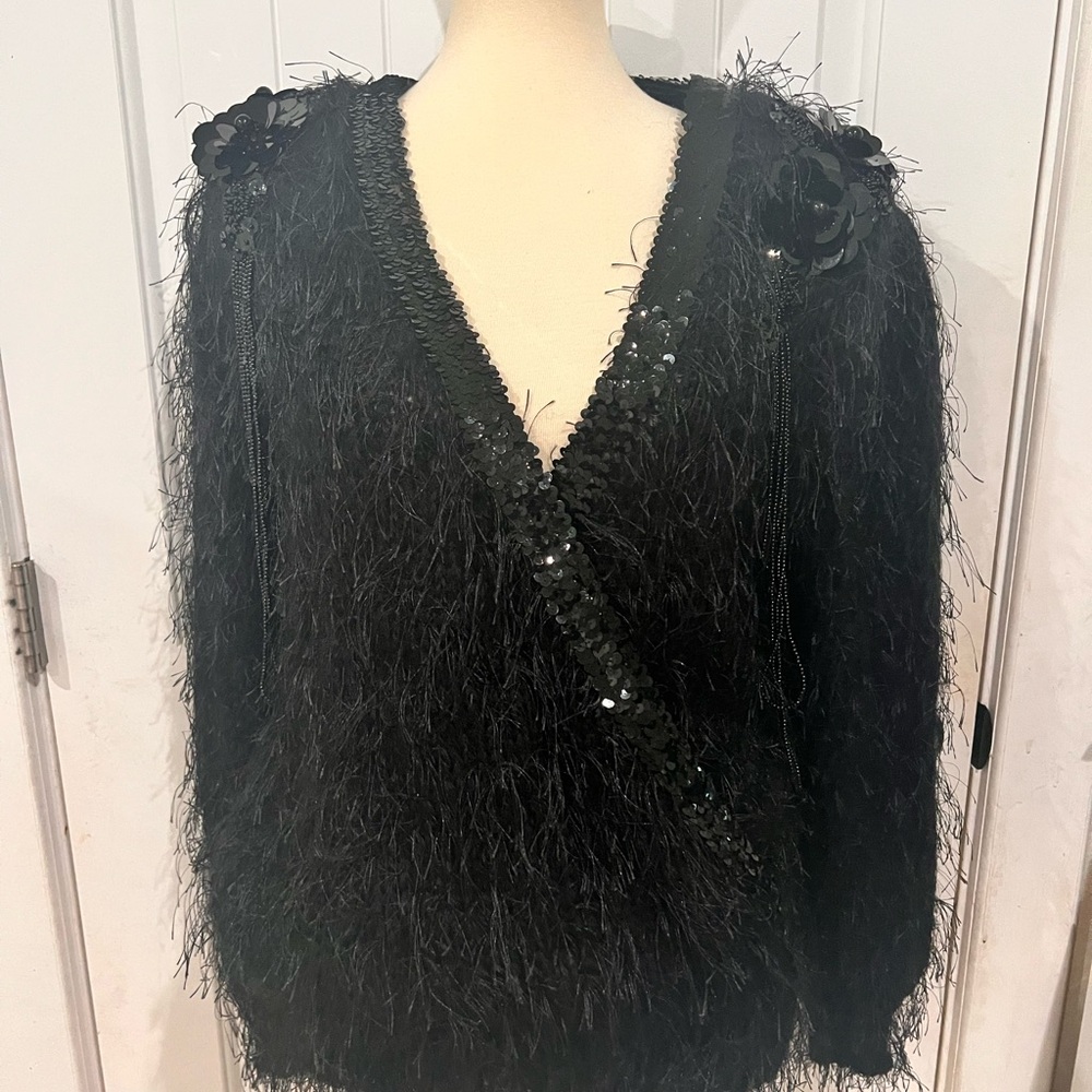 Elegant Black Feathered Women's Sweater